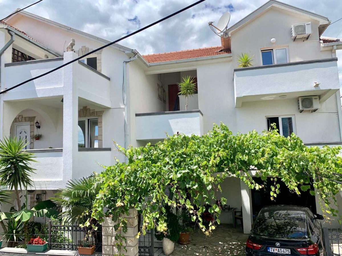 Apartmani Tamara Tivat Exterior photo