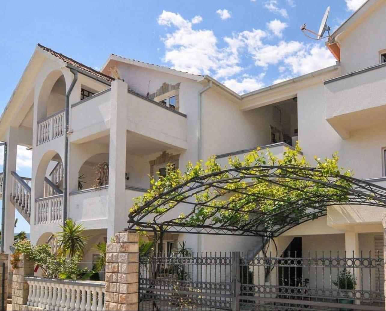 Apartmani Tamara Tivat Exterior photo